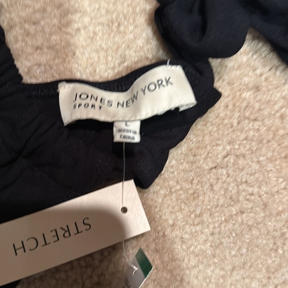 NWT Jones NY black halter top. Size large. - Picture 4 of 4